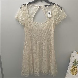 Abercrombie Lace Dress Xs 
Brand new with tag